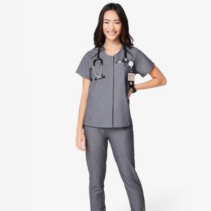 FIGS Tela 🤍 Scrub Top in Graphite